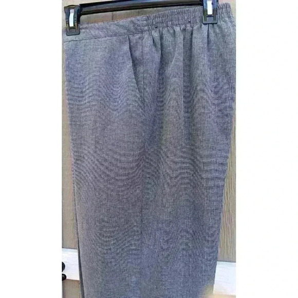 Alfred Dunner Woman's Dress Pants Size 10P Black And White Check Pattern - Picture 2 of 6